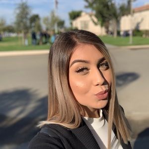 Meet your Posher, Alyssa